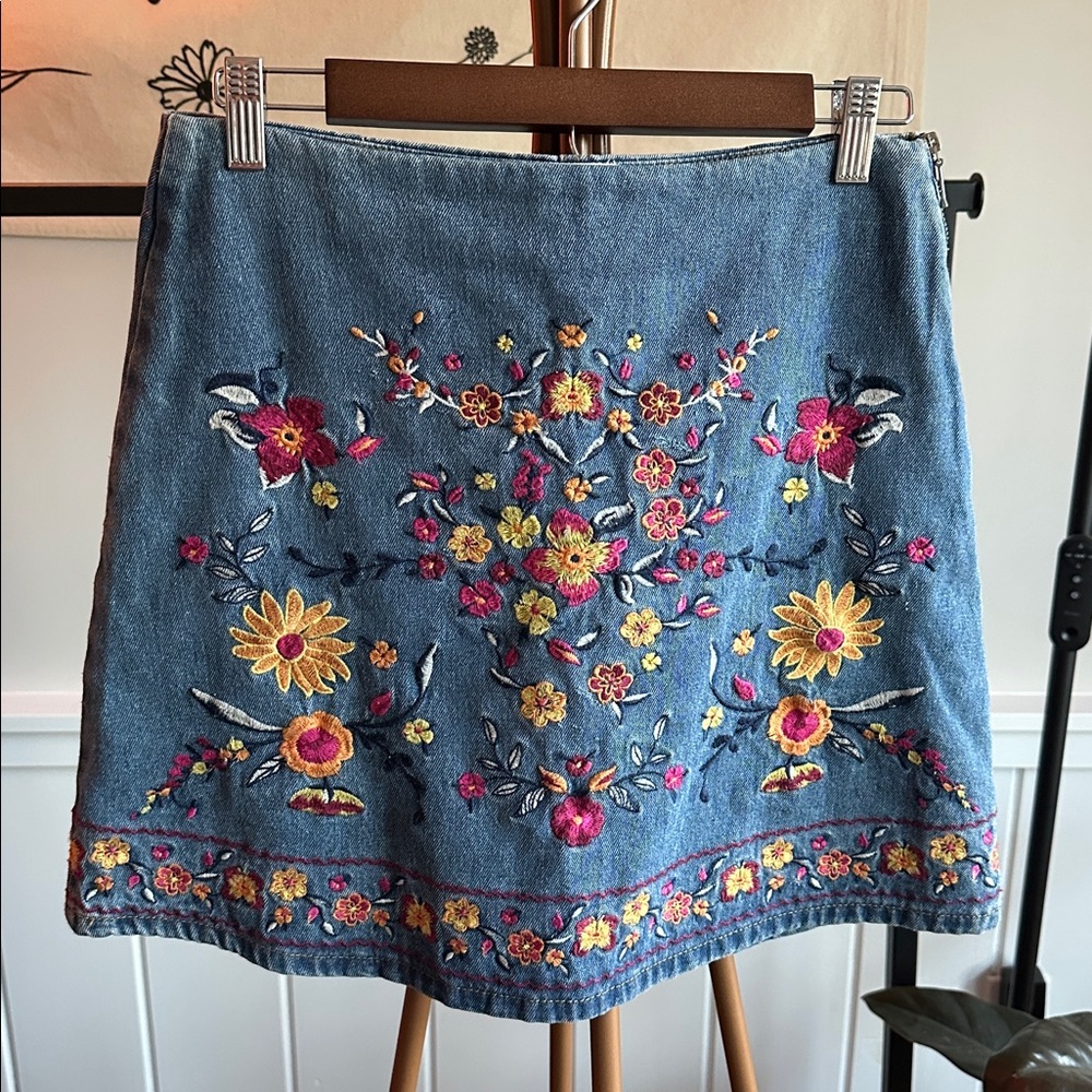 Harper Heritage Embroidered Mini Skirt